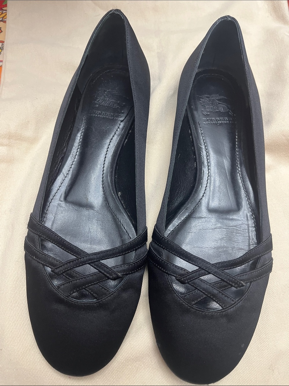 Burberry Black Satin Ballet Flats with Cross-Strap size 37 (US 7)